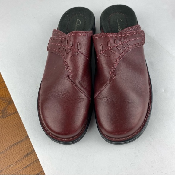 Clarks Womens 10 Red Leather Patty Morocco Clog Mule Slip On Adjustable - Picture 4 of 6